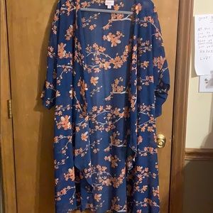 Large LuLaRoe Shirley